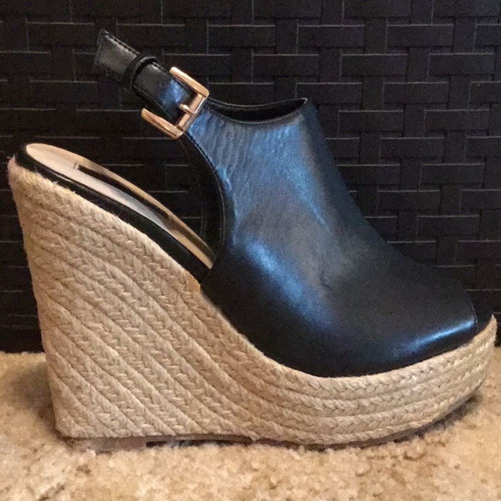 Black and Tan Woven Wedges